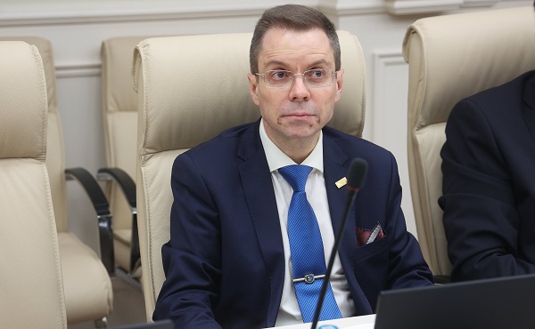 2025121105 БА Круглый стол в СФ РФ.jpg